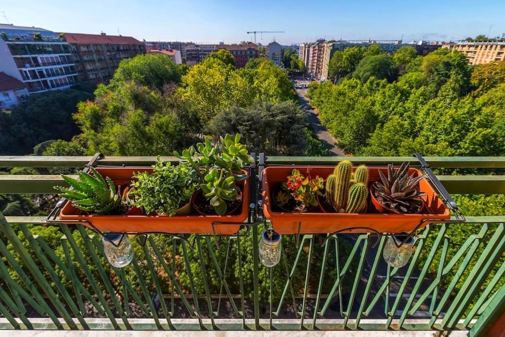 Sunny & Updated Flat With Panoramic City View 50M From M4 Stop 밀라노 외부 사진