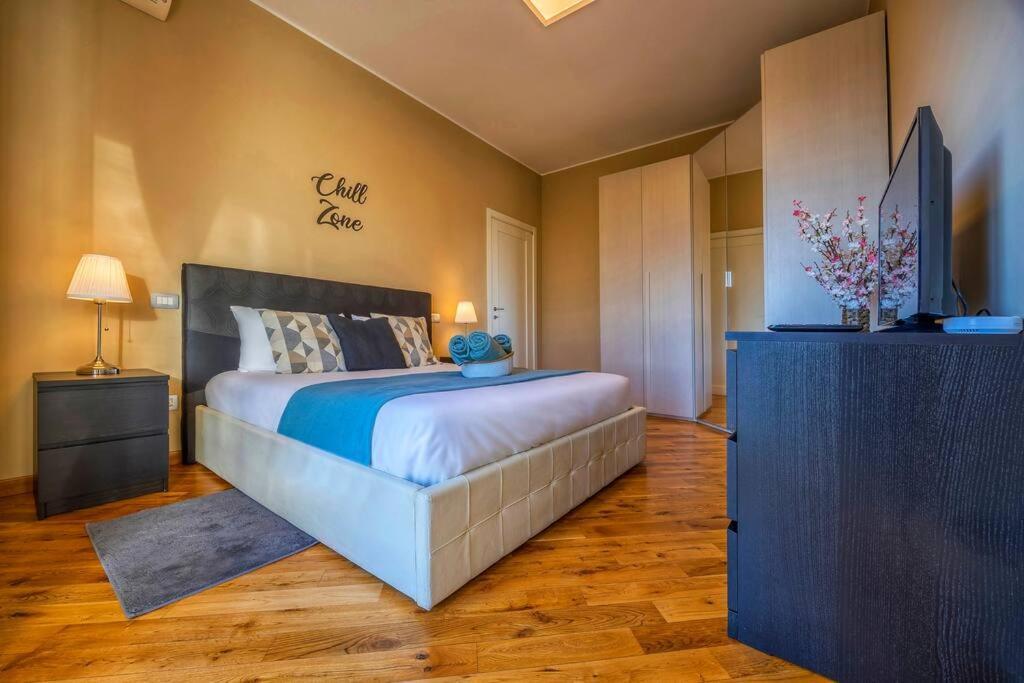 Sunny & Updated Flat With Panoramic City View 50M From M4 Stop 밀라노 외부 사진