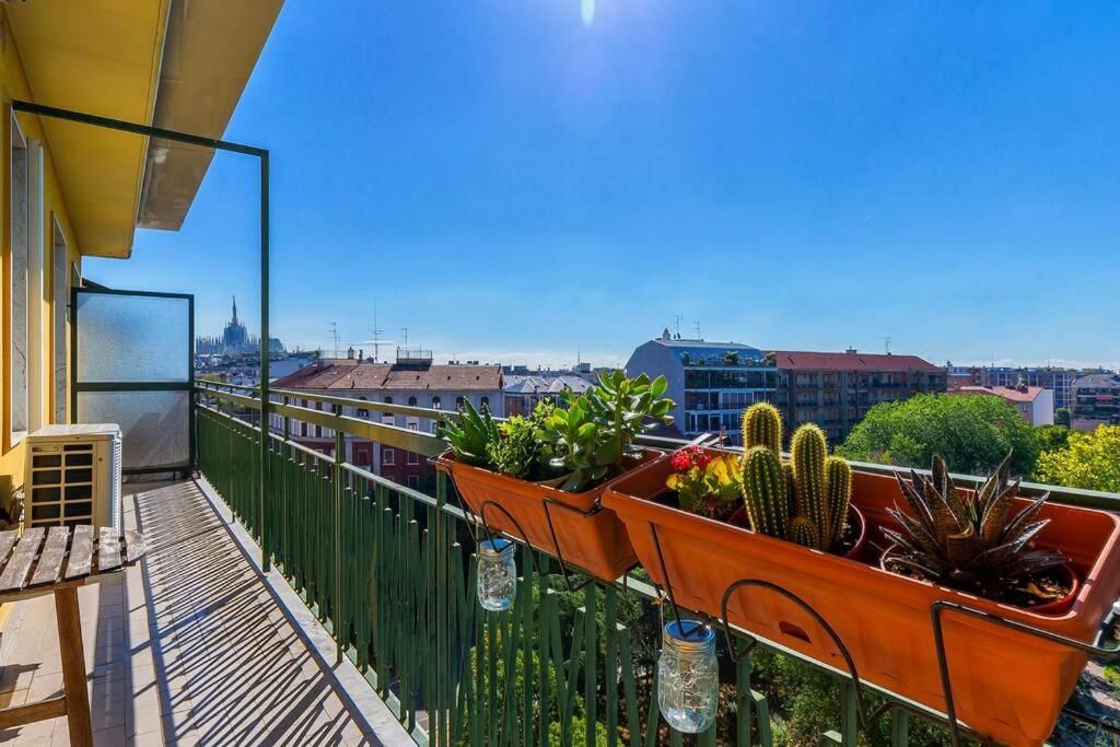 Sunny & Updated Flat With Panoramic City View 50M From M4 Stop 밀라노 외부 사진