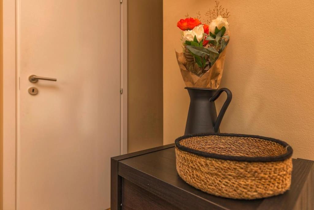 Sunny & Updated Flat With Panoramic City View 50M From M4 Stop 밀라노 외부 사진