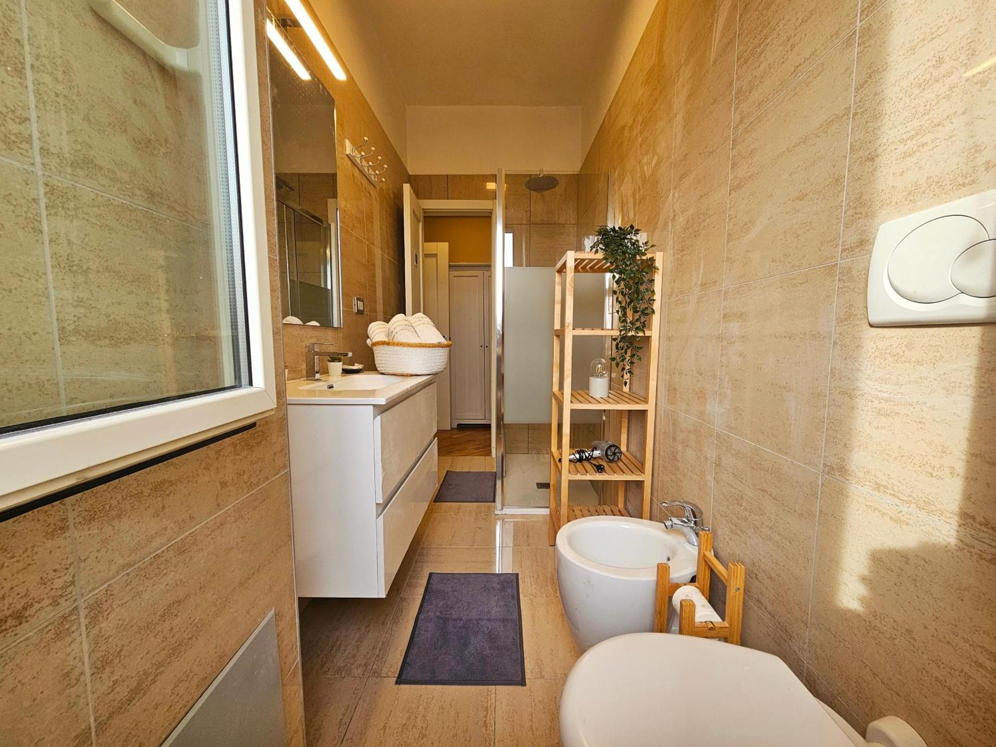 Sunny & Updated Flat With Panoramic City View 50M From M4 Stop 밀라노 외부 사진